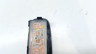 MANDO ELEVALUNAS DELANTERO DERECHO RENAULT KADJAR