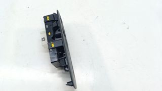 MANDO ELEVALUNAS DELANTERO DERECHO RENAULT KADJAR