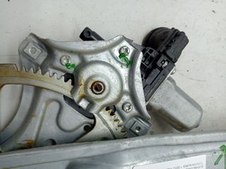 ELEVALUNAS TRASERO DERECHO TOYOTA AURIS (2)