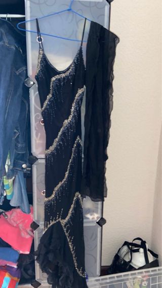 Vestido de fiesta negro usado dos  veces pedrería 