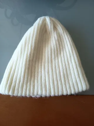 Gorro de malha para criança branco