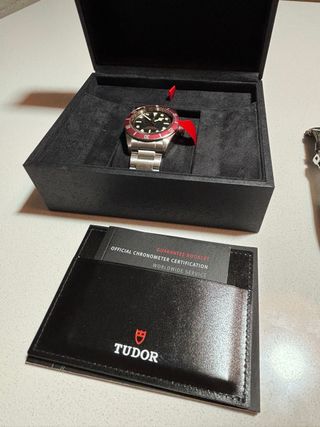Tudor Black Bay Reloj Automático Rojo