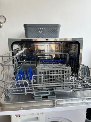 Lavavajillas Midea 6 servicios casi nuevo
