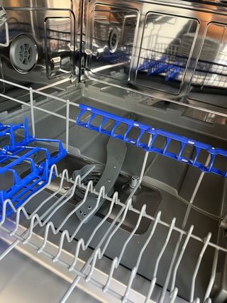Lavavajillas Midea 6 servicios casi nuevo