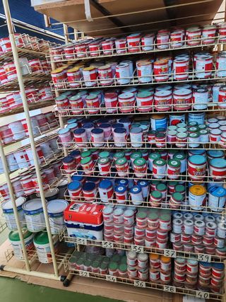 Lote de Pinturas, Esmaltes y Barnices