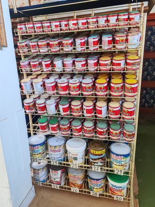 Lote de Pinturas, Esmaltes y Barnices