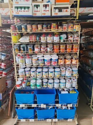 Lote de Pinturas, Esmaltes y Barnices