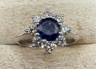 Anillo Oro 18kt Zafiro y Diamantes