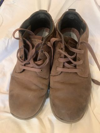 Zapatos casuales Skechers marrones
