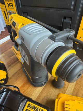 Dewalt DCH273XR Martillo Percutor 18V 2.1J