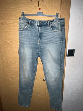 Vaqueros azules mujer
Talla 44/46