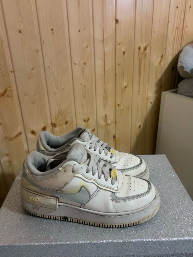 Nike Air Force 1 Blancas y Amarillas