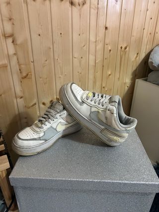 Nike Air Force 1 Blancas y Amarillas