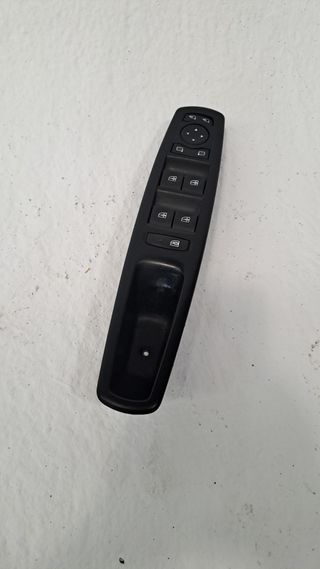 MANDO ELEVALUNAS DELANTERO IZQUIERDO RENAULT MEGANE III HATC