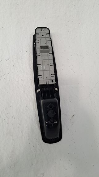 MANDO ELEVALUNAS DELANTERO IZQUIERDO RENAULT MEGANE III HATC
