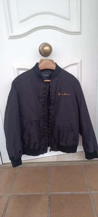 Bomber Versace Negra y Dorada Nueva.