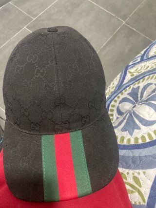 Gorra Gucci Negra con Rayas Rojas y Verdes