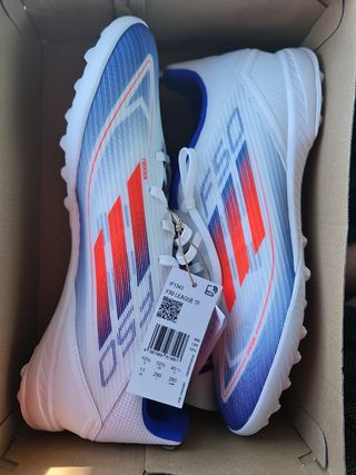 Botas multitaco Adidas blancas y azules