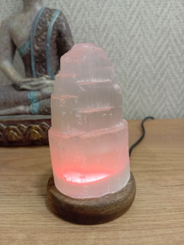 Lámpara de Selenita con Base de Madera