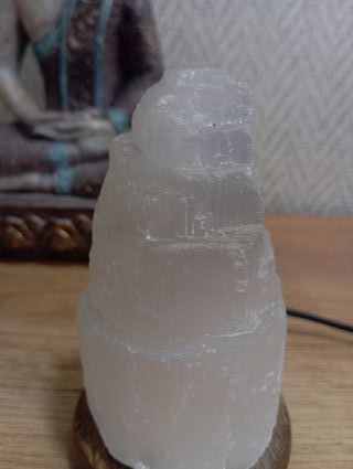Lámpara de Selenita con Base de Madera