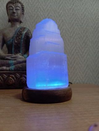 Lámpara de Selenita con Base de Madera