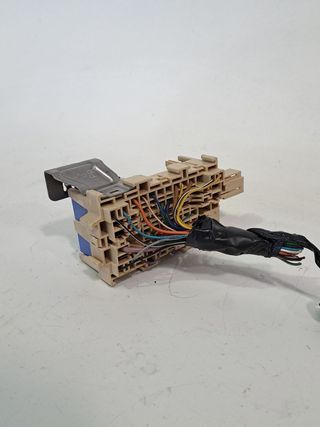 CAJA RELES / FUSIBLES NISSAN NOTE (10)