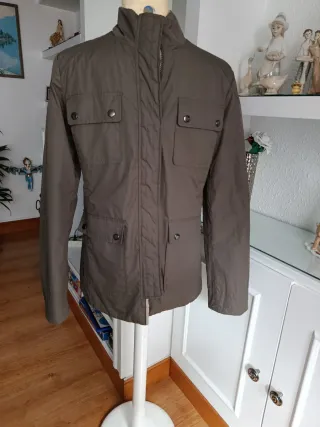 Chaqueta fina reversible beige/marrón