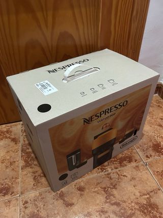 Cafetera Nespresso Negra Vertuo Pop