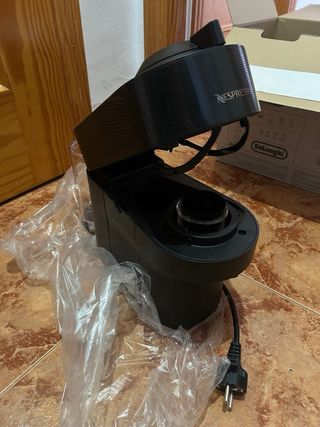 Cafetera Nespresso Negra Vertuo Pop
