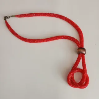 Collana girocollo rossa