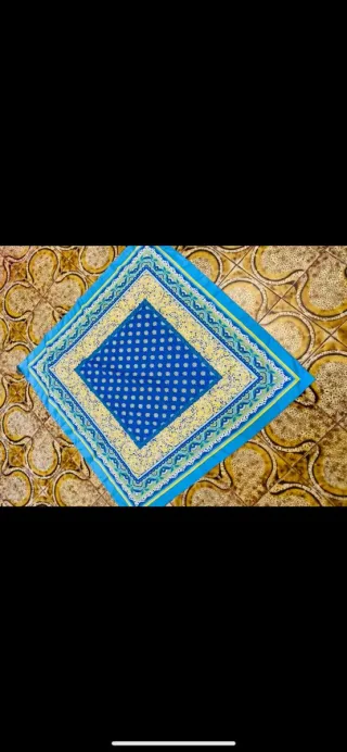 Foulard nuovo blu e giallo