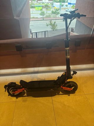 Patinete Eléctrico Naranja y Negro