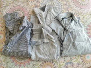 Camisas azules de rayas