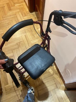 ANDADOR CON SILLA PLEGABLE