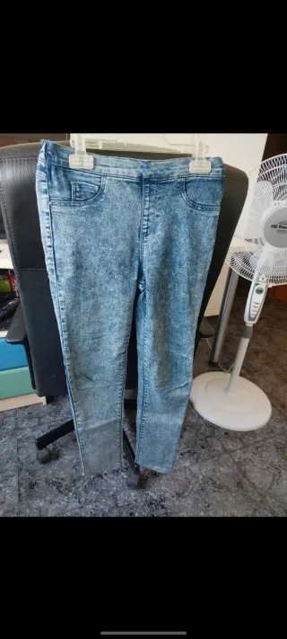 Pantalones vaqueros efecto lavado