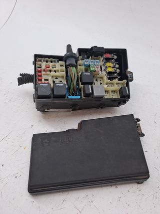 CAJA RELES / FUSIBLES FORD FOCUS BERLINA (CAK)