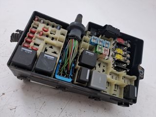 CAJA RELES / FUSIBLES FORD FOCUS BERLINA (CAK)