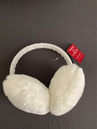 Paraorecchie bianche con cartellino