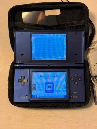 Lote Nintendo Dsi + funda + auriculares + cargador