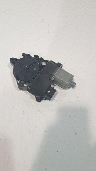 MOTOR ELEVALUNAS TRASERO DERECHO HYUNDAI I30 (3)
