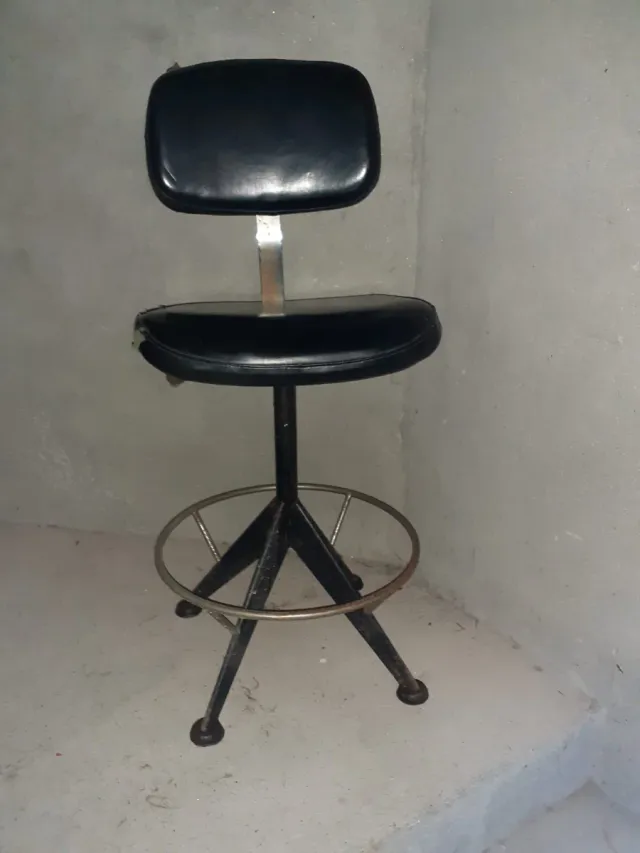Taburete giratorio vintage regulable norma europ