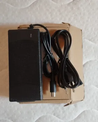 Cargador Patinete Eléctrico Xiaomi 