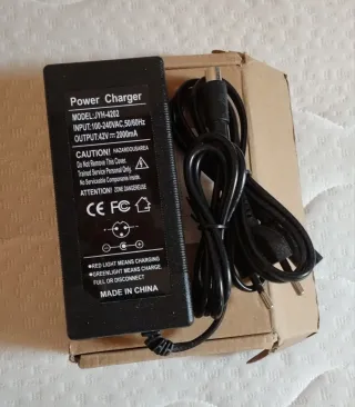 Cargador Patinete Eléctrico Xiaomi 