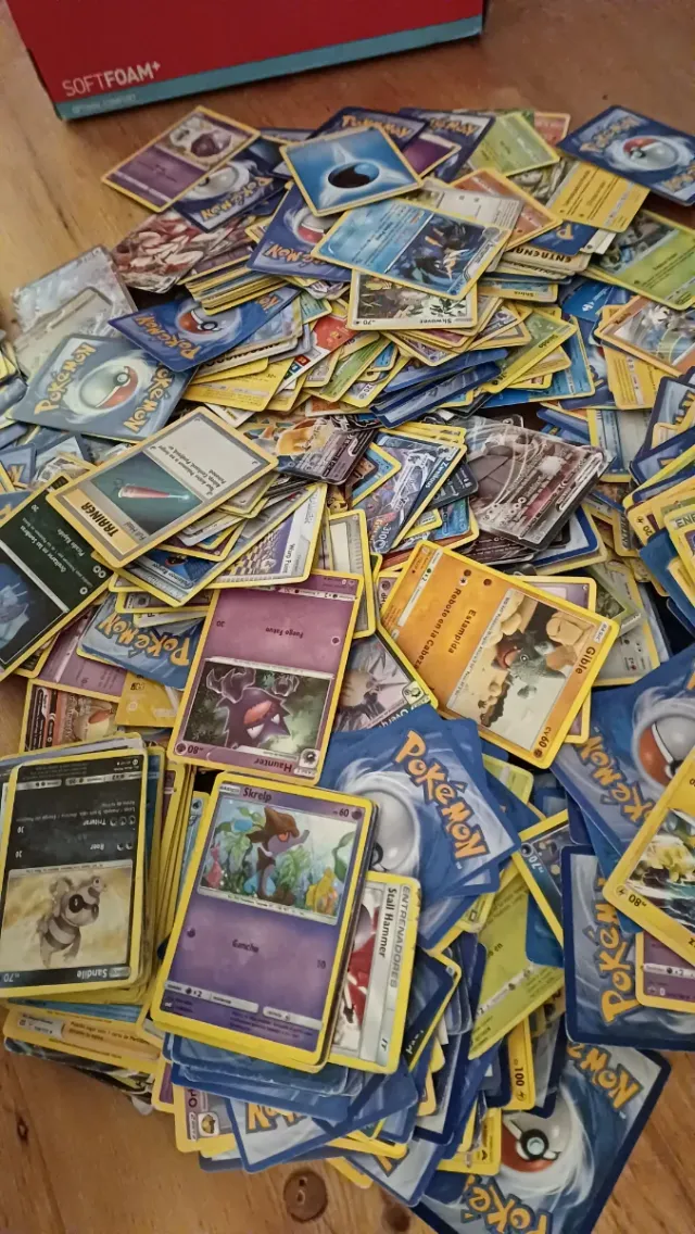 Lote de Cartas Pokémon - Más de 200