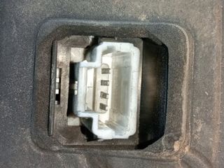 PILOTO TRASERO IZQUIERDO RENAULT SCENIC III (2)