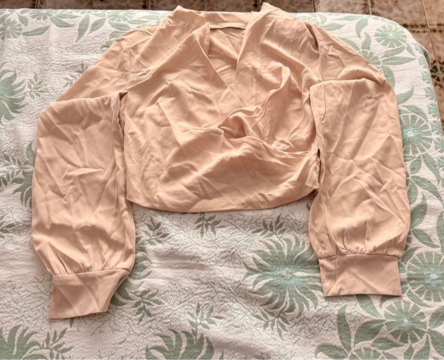 Blusa beige manga larga
