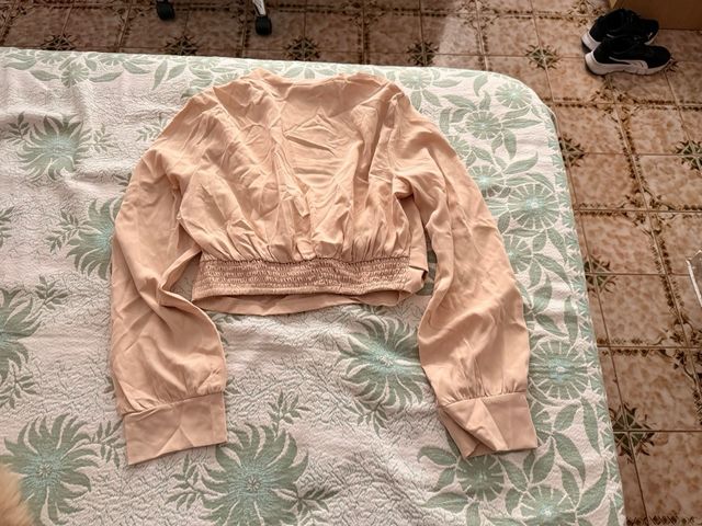Blusa beige manga larga