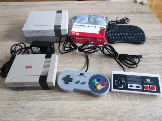 Raspberry Pi 3 B con carcasa y mandos Nintendo 