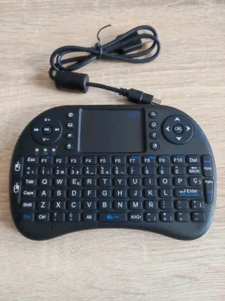Raspberry Pi 3 B con carcasa y mandos Nintendo 