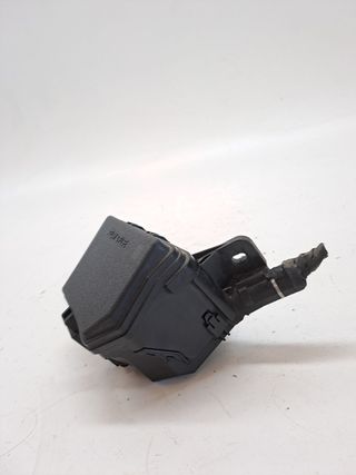 CAJA RELES / FUSIBLES TOYOTA YARIS (5)